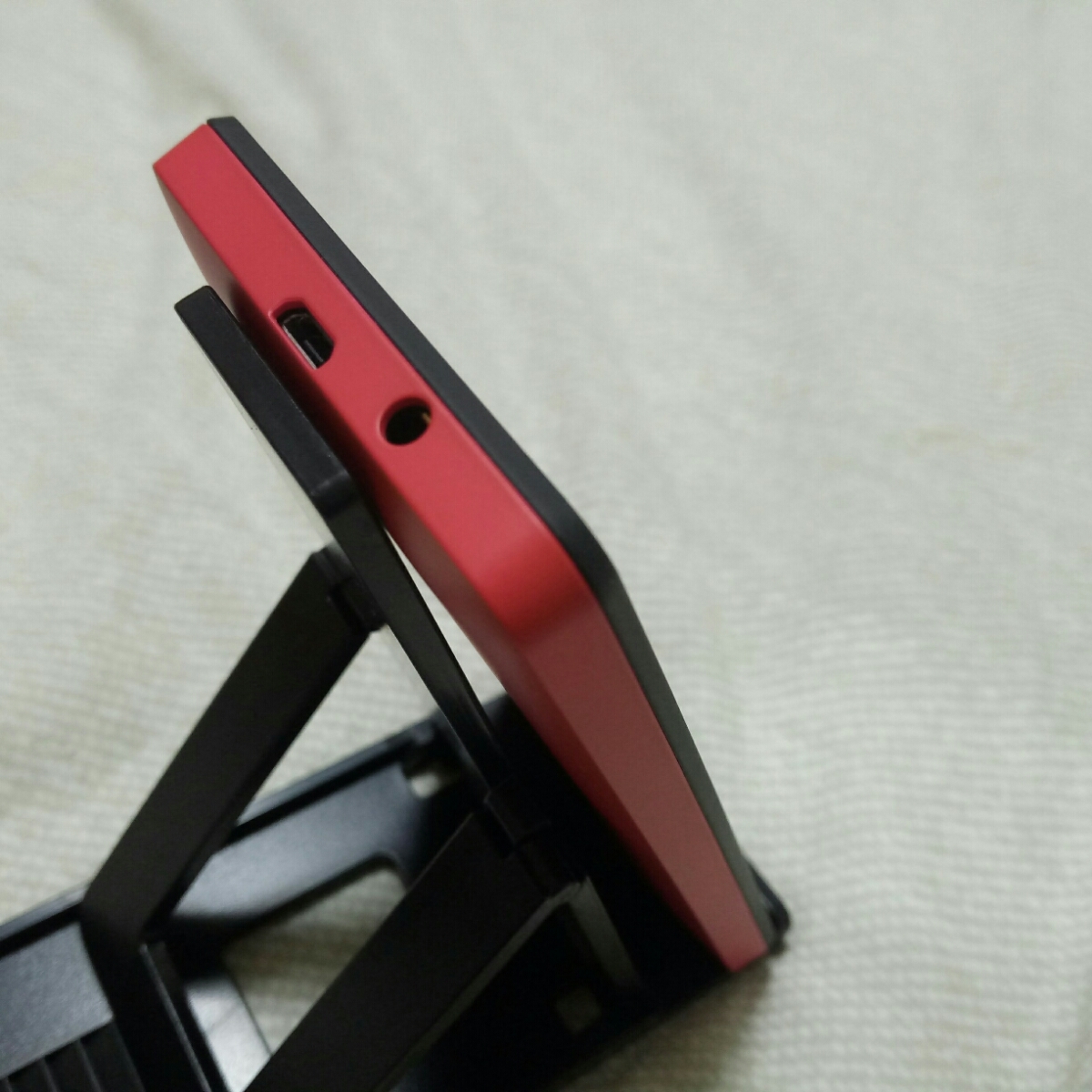 極 Gooのスマホ G06 Simフリースマートフォン 赤と水色のカバー 国内版simフリー 売買されたオークション情報 Yahooの商品情報をアーカイブ公開 オークファン Aucfan Com