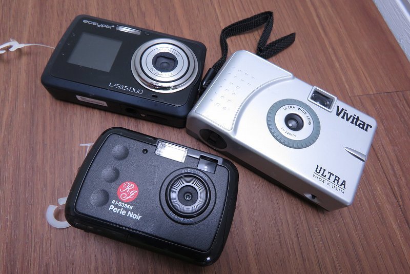 ◇展示品◇M6962◇easy pix/Vivitar◇カメラ山売！◇10点セット