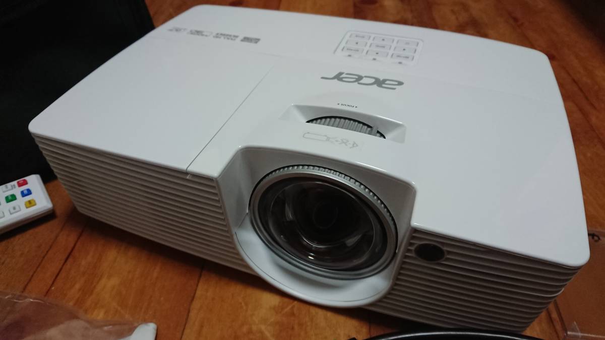 エイサー H6517STフルHD対応短焦点プロジェクター Acer プロジェクター H6517ST 短焦点フルHD1920 x 1080 /DLP方式