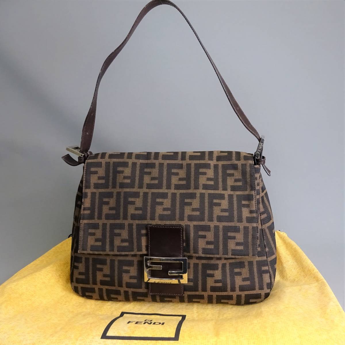バッグ ズッカ柄 ブラウン フェンディ ズッカ ショルダー FENDI 