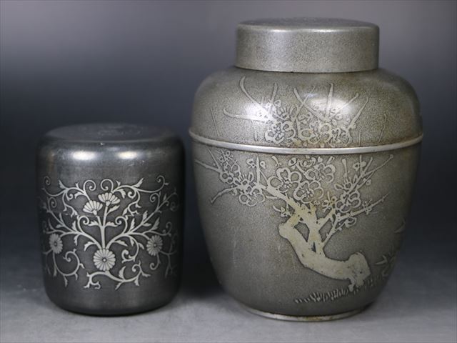 ②◇古錫 菊紋・四君子紋茶壷 二点 在銘 茶入◇煎茶道具 楽久希『間村