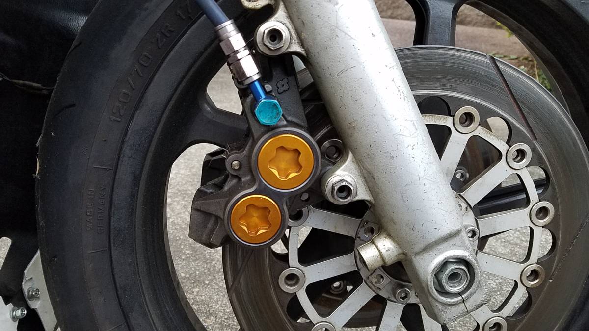 RZV500R 部品取り F3.5×17 R5.5×17 カスタム済! 壮絶メカニズムで RZV500R 部品取り F3.5×17 R5.5×17 カスタム済! 壮絶メカニズムで