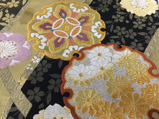 袋帯 草花 雪輪 正絹 金糸 秀品 六通 箔 金色 美品 名品 中古 クリーム