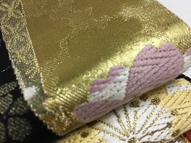 袋帯 草花 雪輪 正絹 金糸 秀品 六通 箔 金色 美品 名品 中古 クリーム