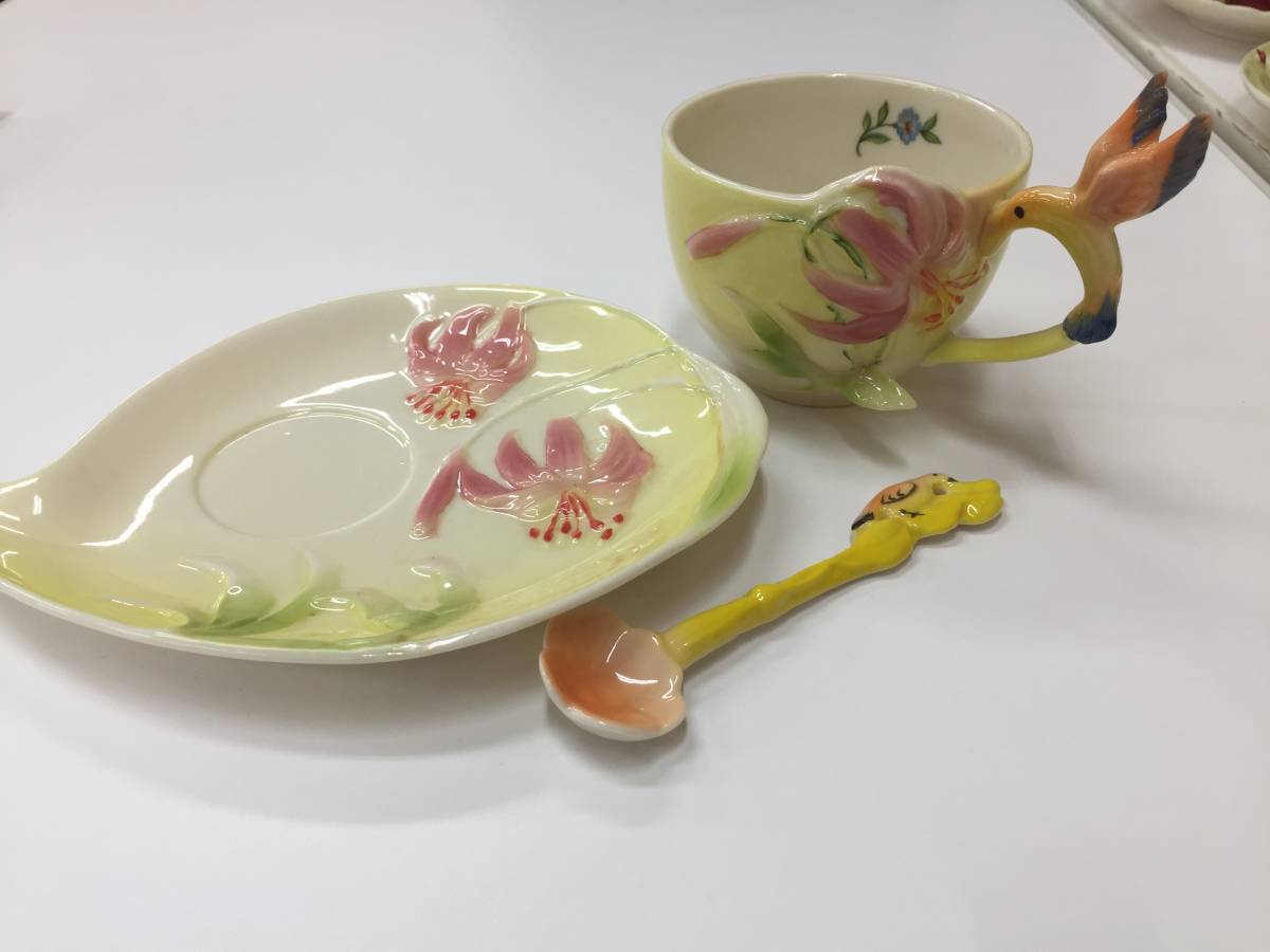 ワタトウ watatou カップ＆ソーサー 金彩 watatou⁄カップ&ソーサー 