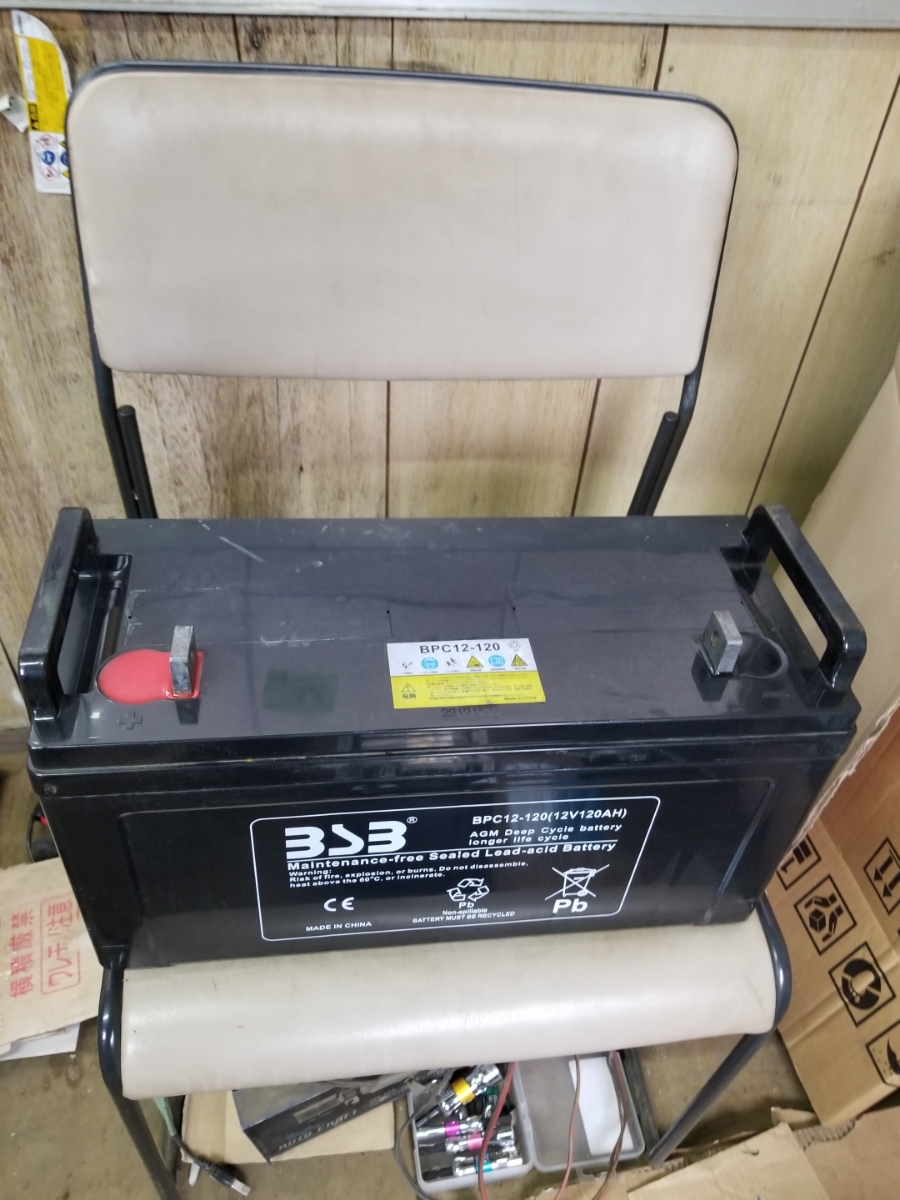 ②ディープサイクルバッテリー１２０Ah　１２V　シールドドライ　ソーラー　レジャーキャンピング大容量　夜釣り　照明　電源　希少中古品