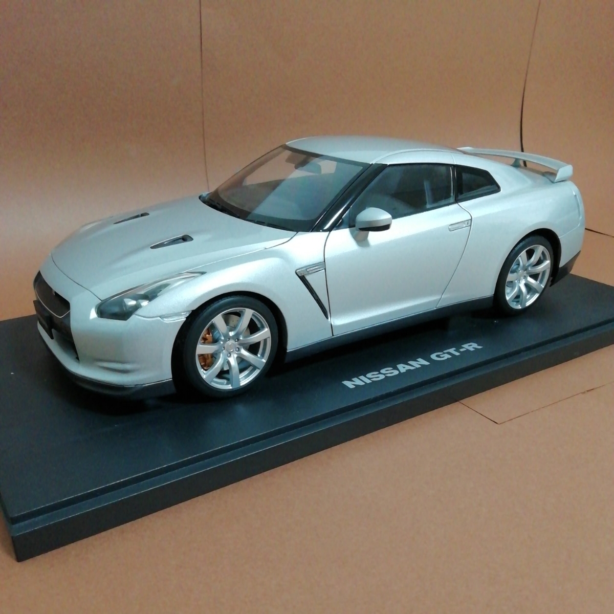 オートアート 1/18 NISSAN GT-R R35 シルバー ☆箱なし