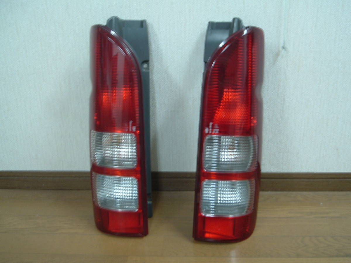 ☆200系ハイエース☆トヨタ純正☆スーパーGL☆テールランプ☆テール