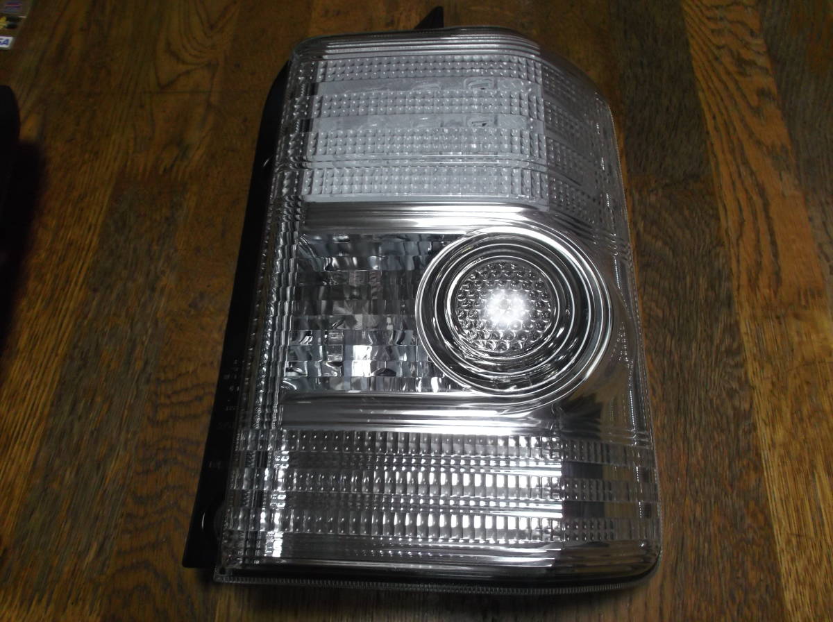 L575S ダイハツ 後期 L585S 純正 LED ムーヴ コンテカスタム