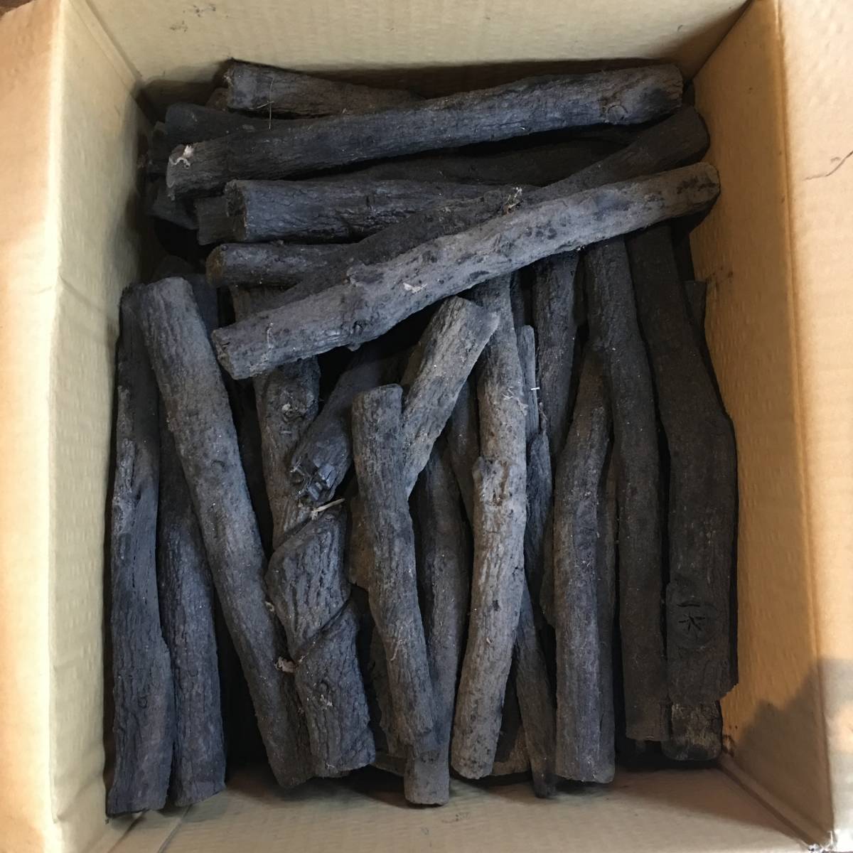 茶道具 ◇ 茶の湯炭 長炭 木炭 大量 8kg以上 煎茶道用? 茶炭
