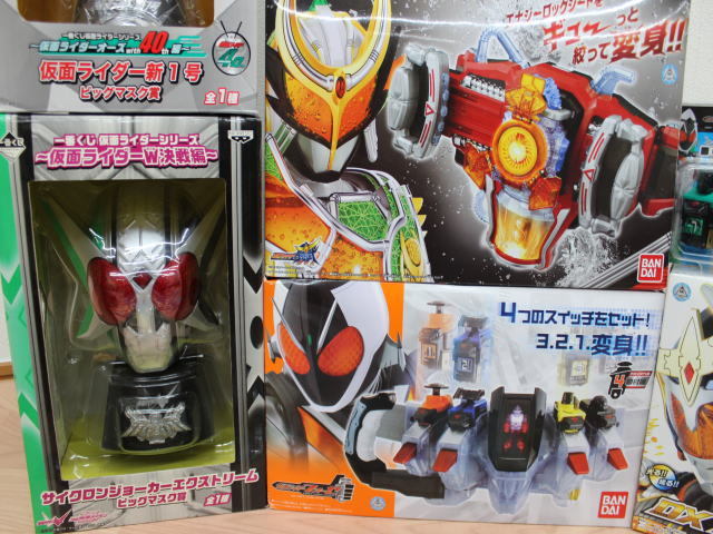 未使用まとめ売り　約34個セット　仮面ライダー　ビックマスク　変身ベルトタオル　キーホルダー　フォーゼ　オーズ　鎧武　ガイム★
