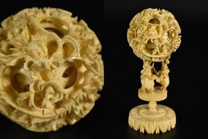 天球多層球、馬の彫刻 大小2球オブジェ 凡そ高さ約27cm球