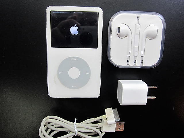 30GB A1136 iPod Apple 5th Generation Classic Black Gen | Silver