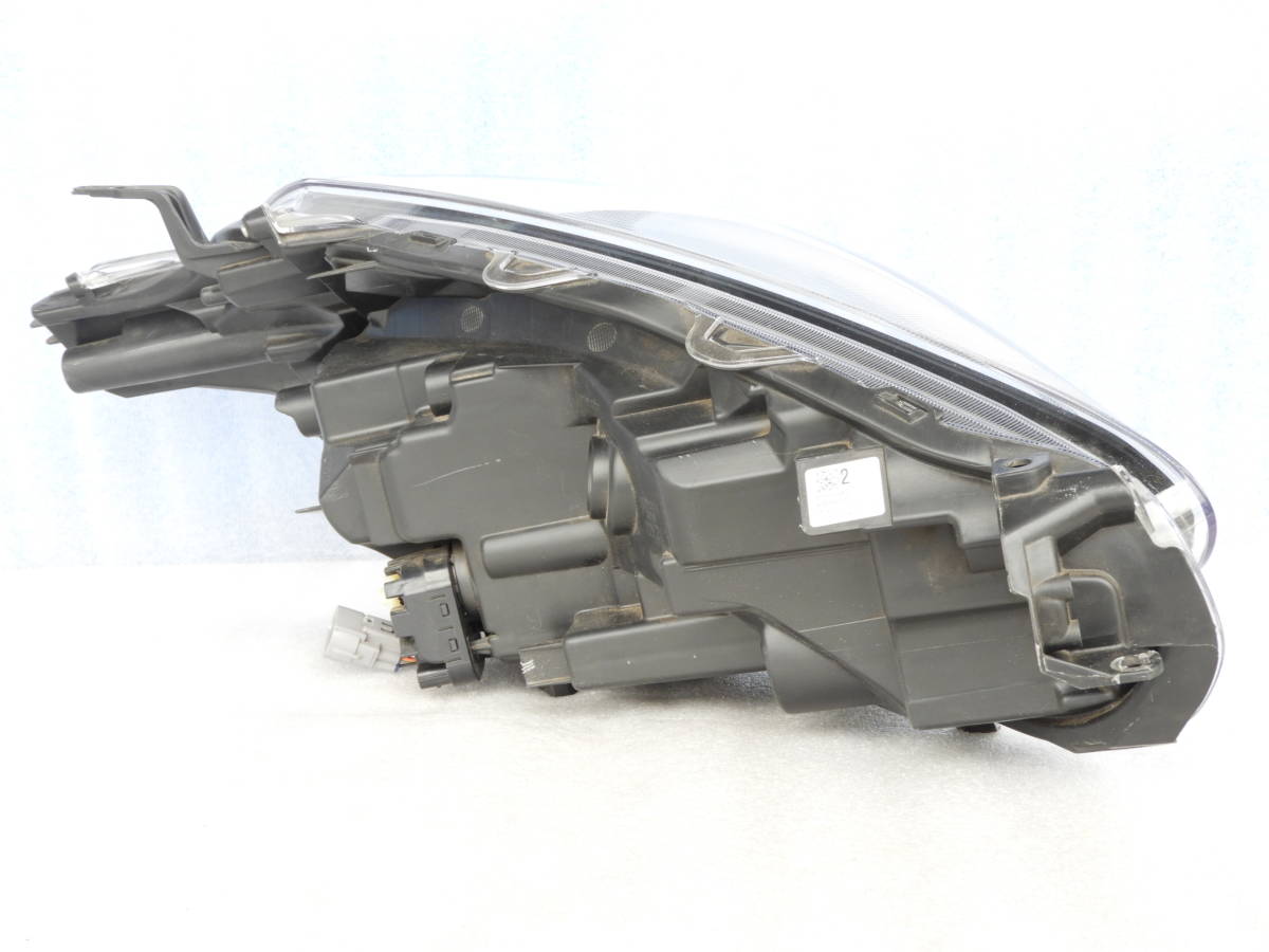 トヨタ シエンタ NSP170/NHP170 純正LED左ヘッドライト ICHIKOH52-289