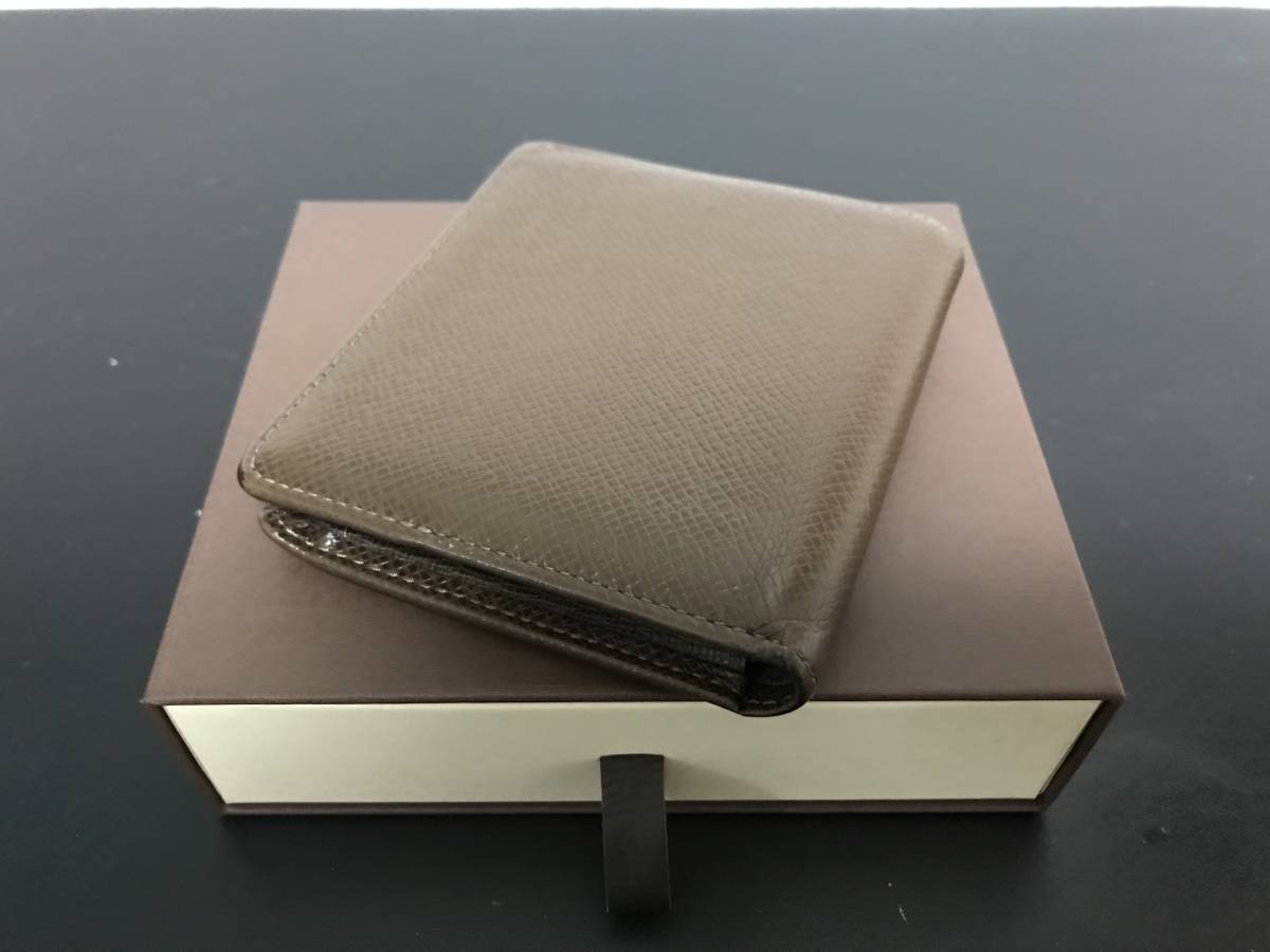 3029S★極美品★本物★即発★箱付き ルイヴィトン LOUIS VUITTON タイガ ポルトビエ 3 二つ折り財布 グリズリ 銀ロゴ コンパクト