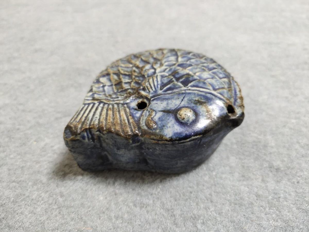 文房具 李朝 書道具 水滴 瑠璃釉 ①李朝瑠璃釉魚形水滴 - 李朝時代 蝶形 韓国 陶磁器 朝鮮 李朝青花陽刻魚形水滴用心箱入朝鮮 超激得，豊富な 旧家蔵出 篆刻