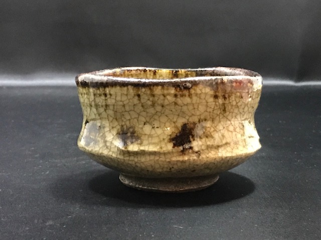 黄瀬戸⁄織部瀬戸焼⁄せともの酒器⁄沓型 年代物の織部焼きの馬 織部・黄