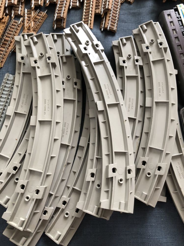 ジャンクNゲージ約80両まとめ売り！おまけでレールや部品 ジャンク Nゲージ