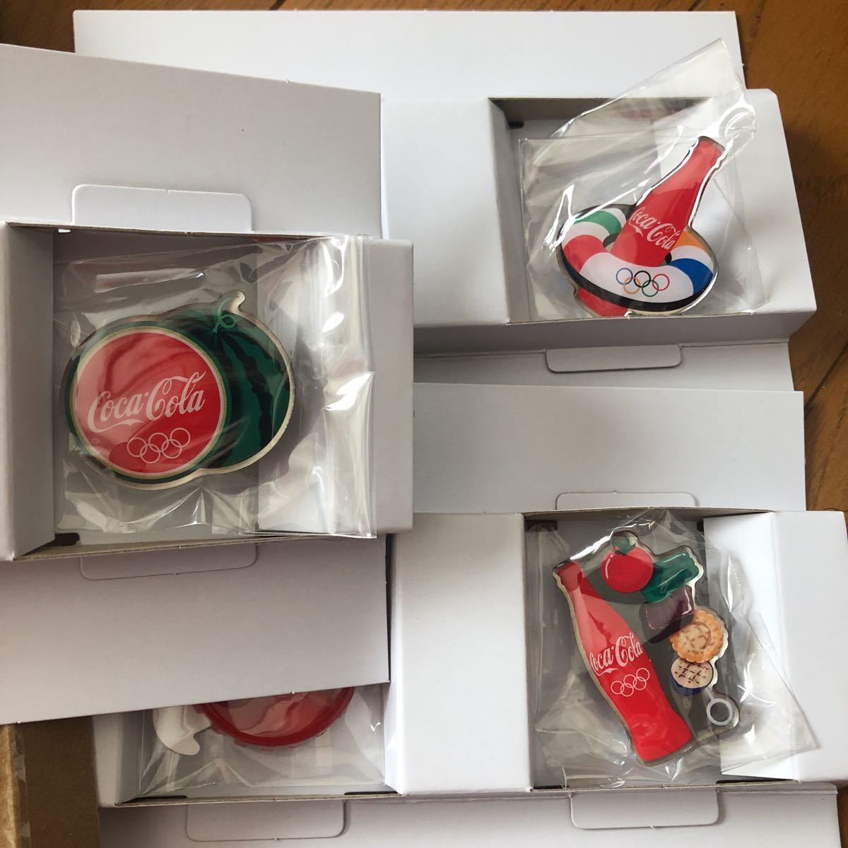 【３つセット】新品 コカコーラ オリジナル スマートピンズ 非売品 キャンペーン オークオン ノベルティグッズ うきわ 浮き輪 BBQ すいか_1