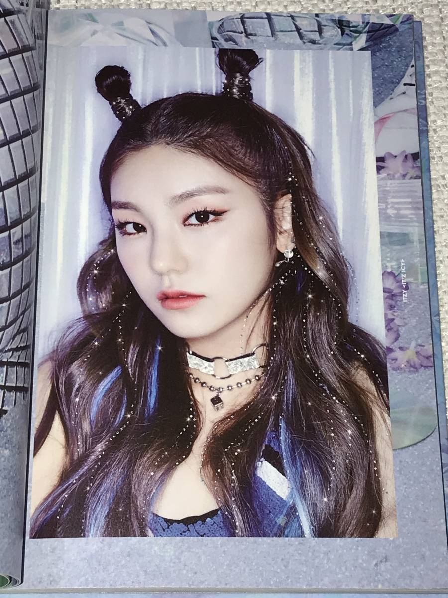 ITZY リア GOLD 直筆サイン入り チェキ ポラロイド 【公式通販】