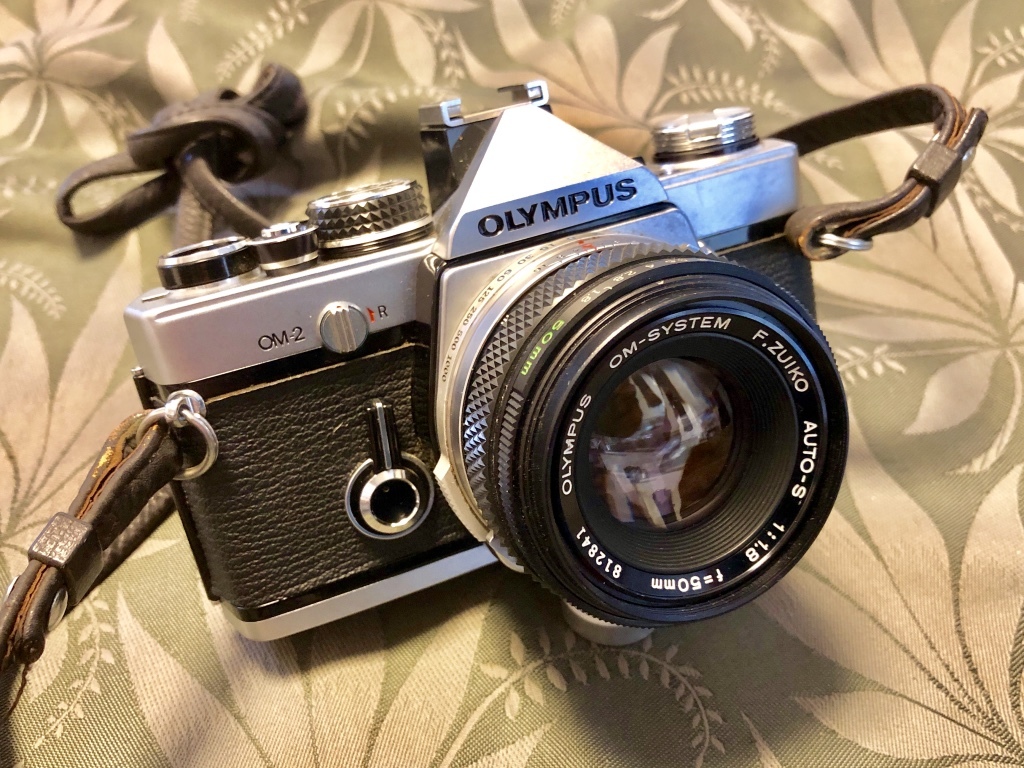名機!オリンパス「OM-2」レンズ、カメラケース付です!