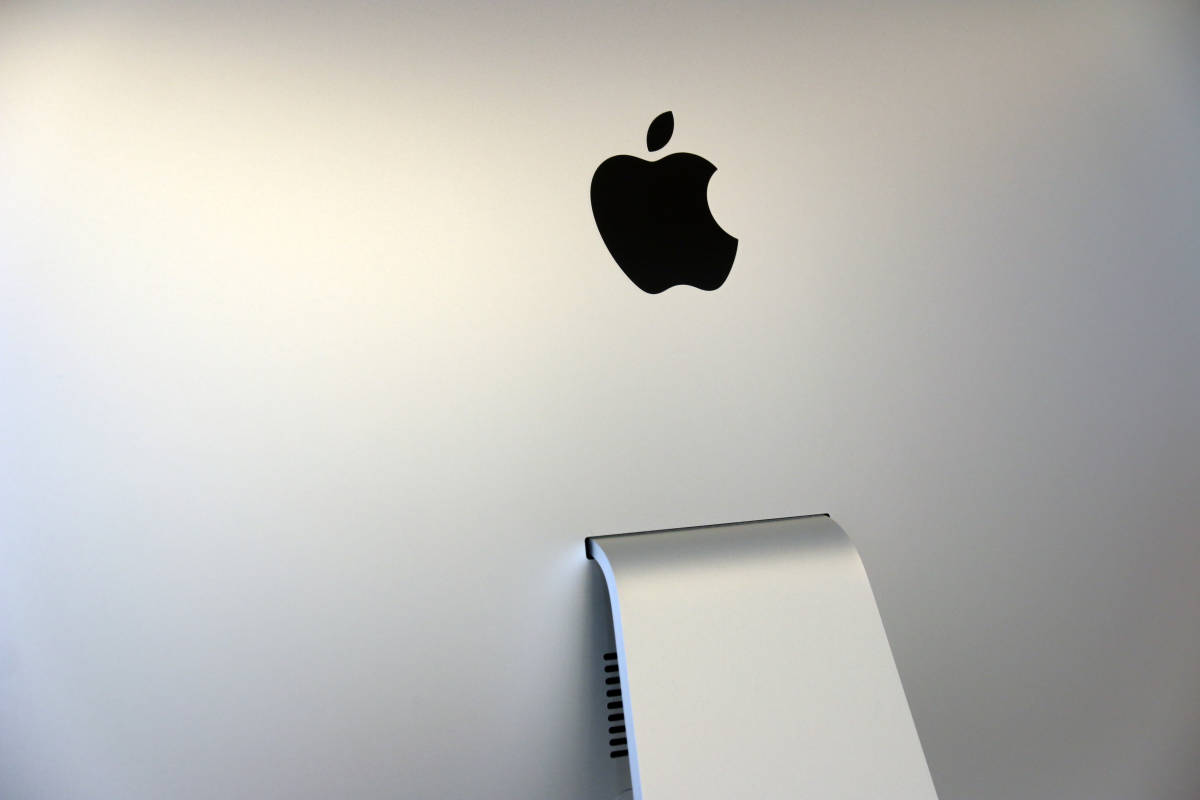 【美品・箱付き】iMac（Retina 5K, 27-inch, Late 2015）/3.3GHz Core i5/24GB/2TB Fusion/Magic Mouse/Apple純正箱付_2