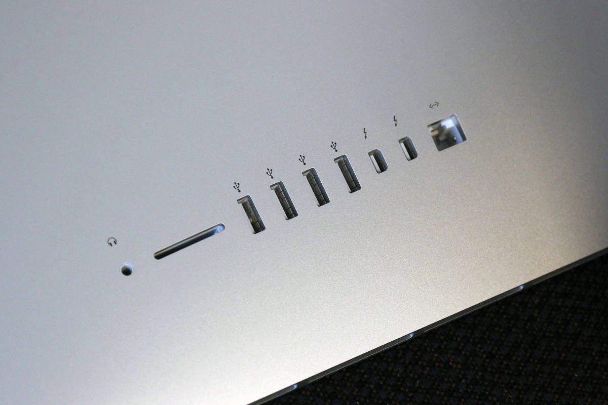 【美品・箱付き】iMac（Retina 5K, 27-inch, Late 2015）/3.3GHz Core i5/24GB/2TB Fusion/Magic Mouse/Apple純正箱付_3