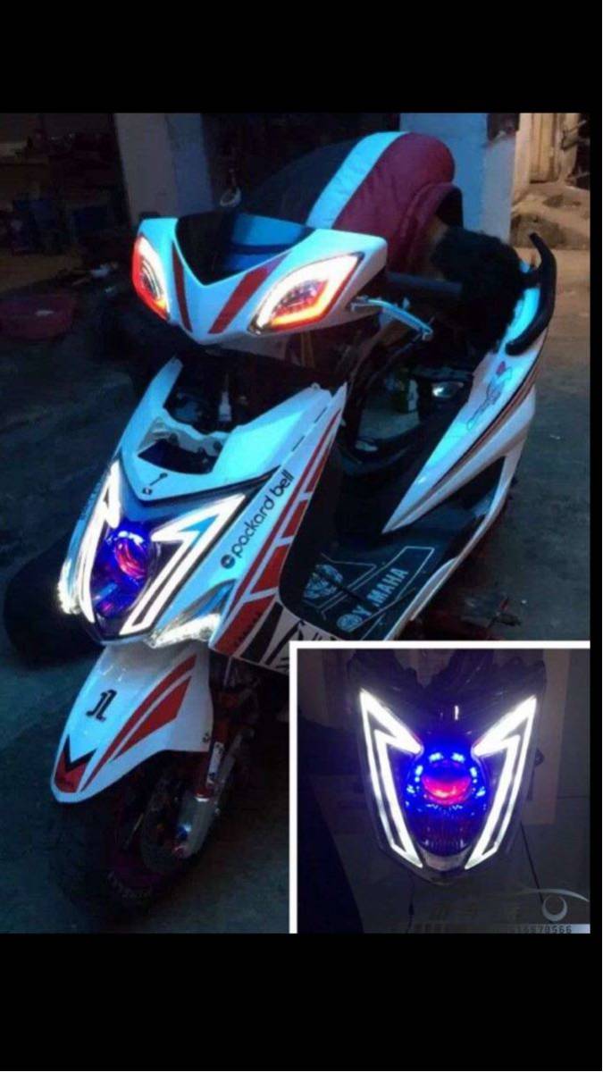 シグナスX3型se44j1yp社外ヘッドライトプロジェクターLED悪魔目デビル