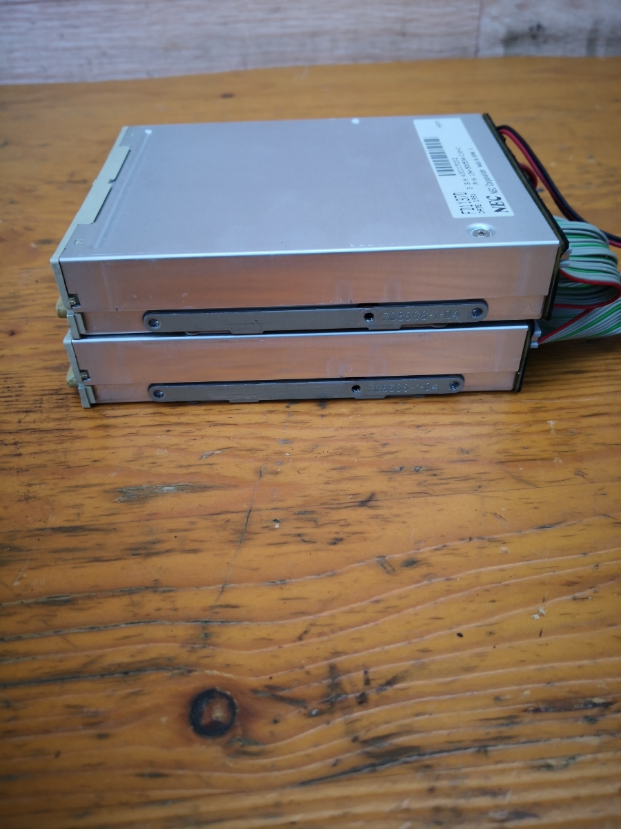 SFD-32 PC-98用 内蔵3.5インチフロッピー（FD1137D) 2基セット