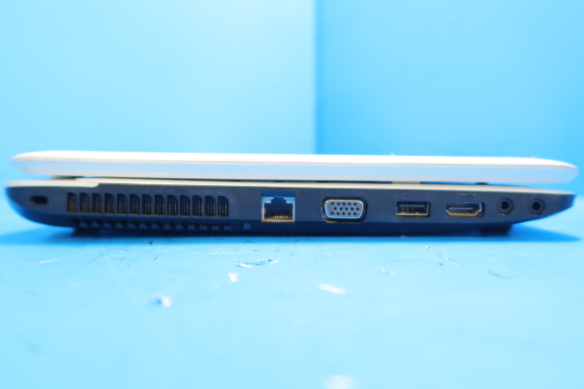 東芝 dynabook T351/35EW Core i3-2350M 2.3GHz 2GB DVDスーパーマルチ