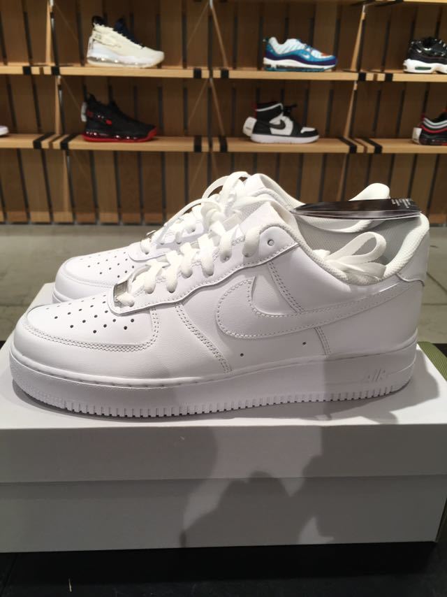 新品 国内正規品 us8 26.0cm ナイキ エアフォース 1 NIKE AIR FORCE 1 