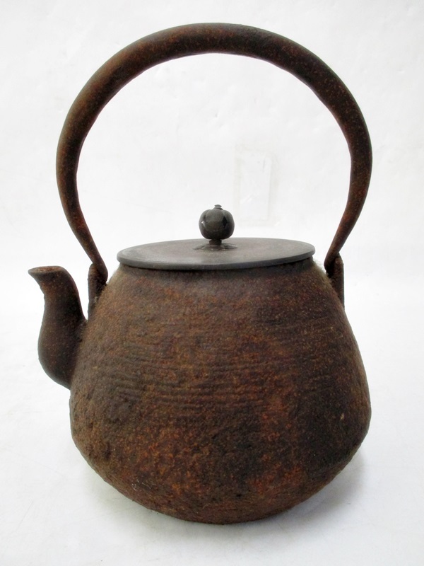 【驚きの破格値，最新作】 20 104-206622-19 鉄瓶 銘あり 祥雪堂造 銅蓋 茶道具 湯沸かし 急須 金属工芸 長104(鉄瓶)｜売買されたオークション情報、yahooの商品情報をアーカイブ公開 - オークファン 鉄瓶