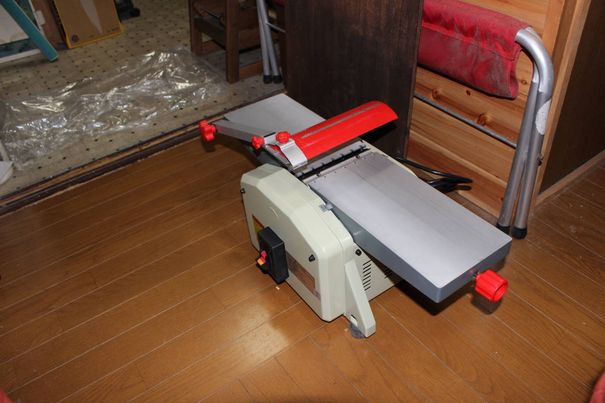 電動手押し カンナ盤 6インチ TR-404EP T404 イリイ LK450⁄EB・LPE650D 