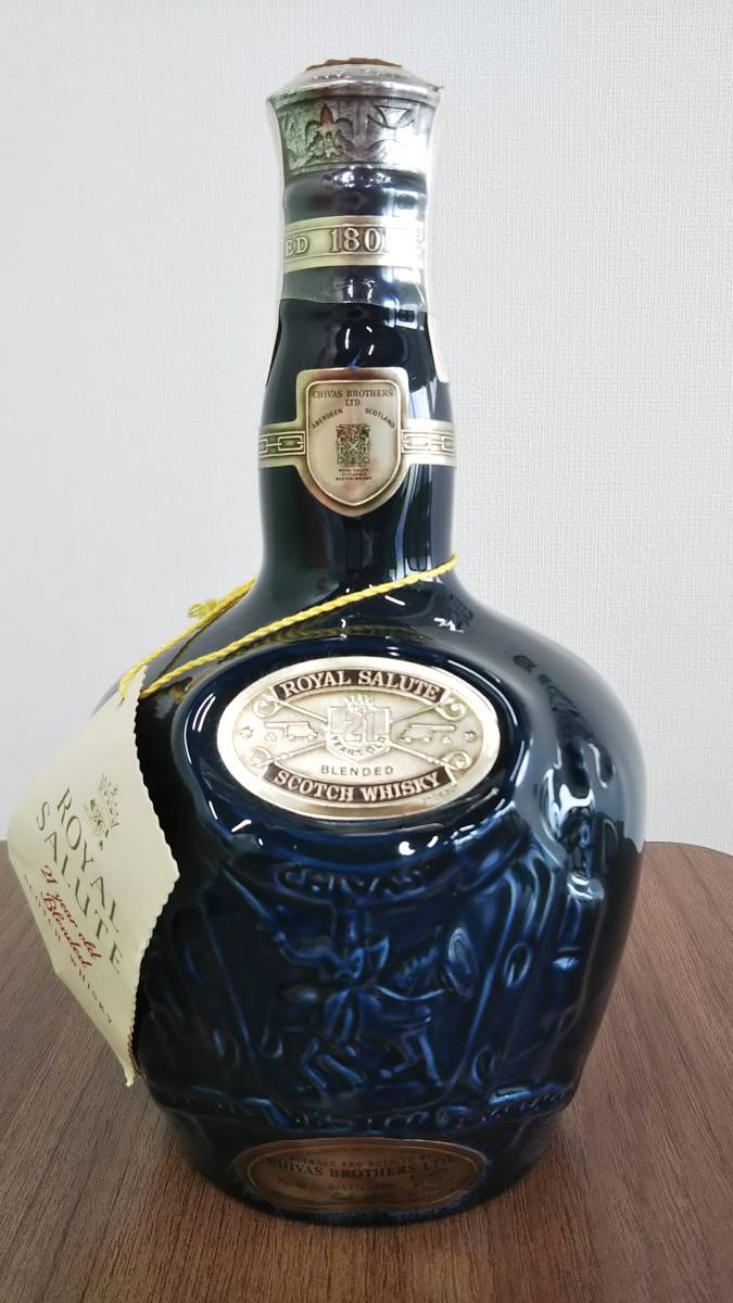 【未開栓】 SALUTE 21年 ブレンデッドスコッチ 陶器ボトル 21年 ロイヤルサルート SALUTE 古酒 ROYAL 未開栓 700ml 40% 陶器 陶器