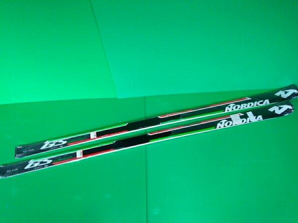 高品質 選手用 ノルディカ GS R35 板のみ 190cm 訳あり(レーシング)｜売買されたオークション情報、yahooの商品情報をアーカイブ公開 - オークファン レーシング