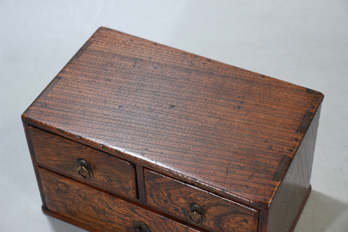 A20903昭和レトロアンティーク道具箱トランク : 古い時代の裁縫箱＊昭和レトロ＊木製箱＊小物入れ＊古道具＊針箱＊希少＊アンティーク 公式アンティーク家具ラフジュ工房商品詳細ページ和製 2026年最新Yahoo!オークション 銭箱の中古品・新品・未使用 -欅 | 江戸時代（木箱｜収納家具）：インテリア・寝具・収納 ライフスタイルショップICCA フリマアプリ ラクマ 持ち手のある江戸時代の収納箱 た19遠&frasl; 古道具箱 ビンテージ