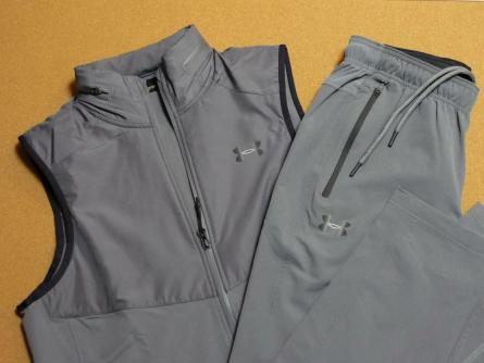 送料無料，HOT 残少 S 定価23112円 アンダーアーマー フード in 中綿 ハイブリッド ベスト ウーブン パンツ 上下セット 検 ゴルフ グレー ジョガー SM(上下セット)｜売買されたオークション情報、yahooの商品情 その他