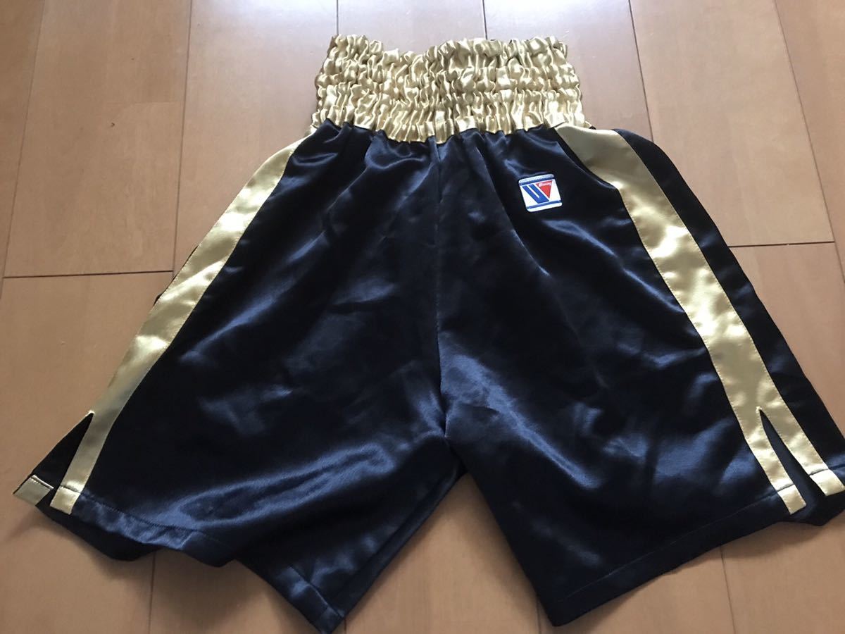 ウイニング製ボクシングトランクス（黒/金） スポーツ、レジャー