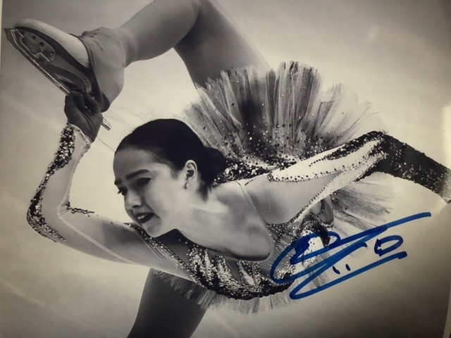 アリーナ・ザギトワ 直筆サイン付き写真 証明書COA付き フィギュア
