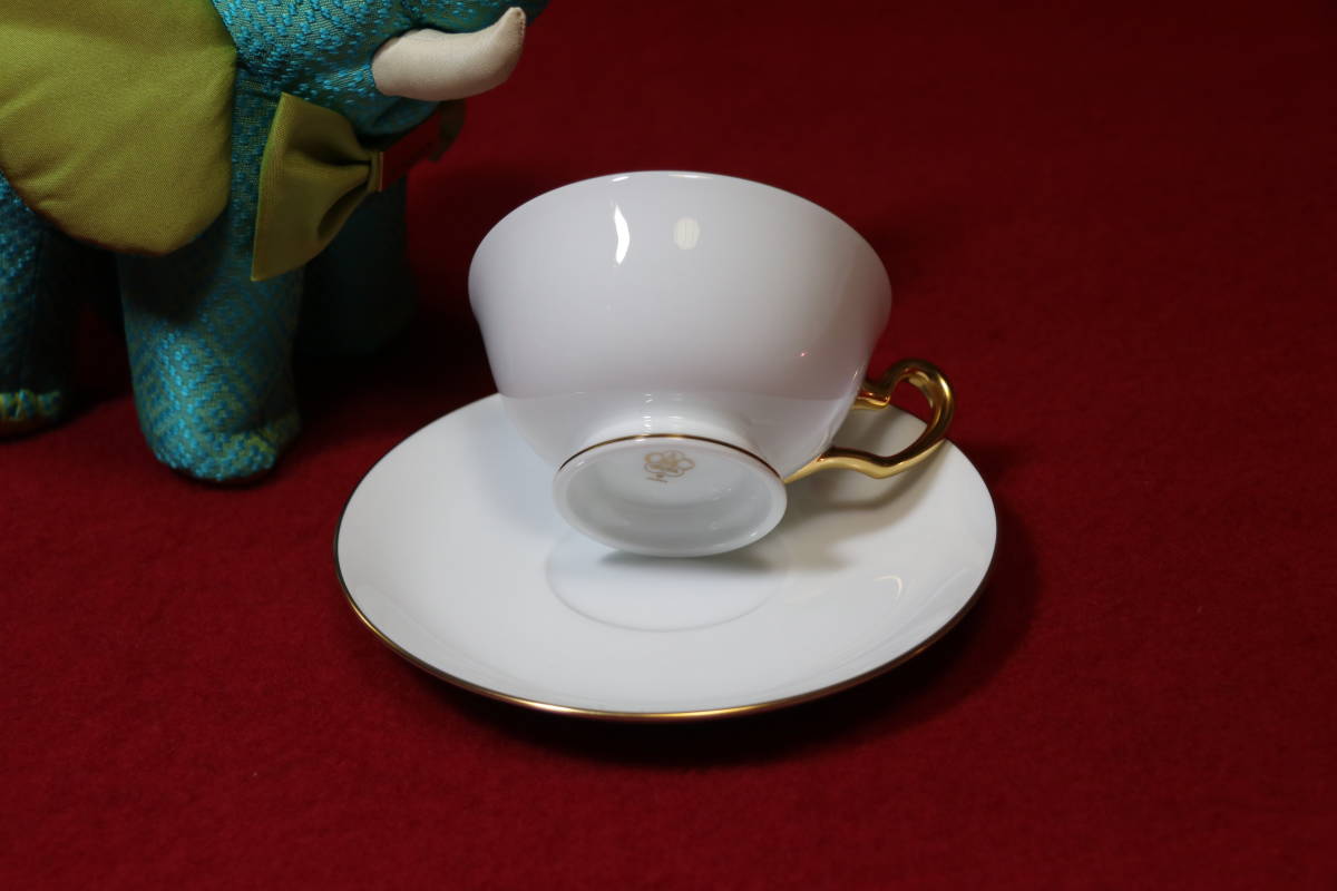 ○5054 大倉陶園⁄ゴールドライン リムシェープ カップ&