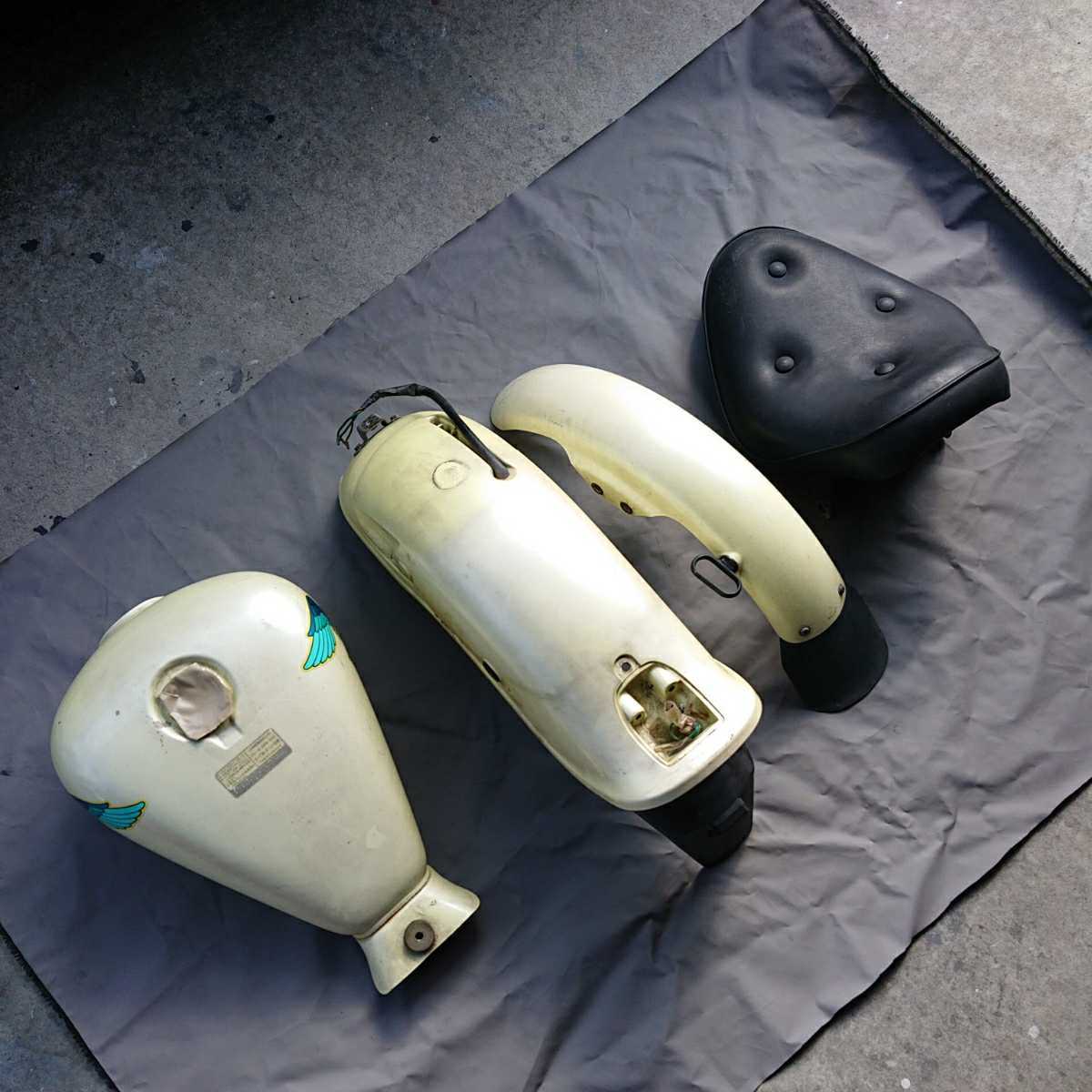 HONDA JAZZ タンク シート セット HONDA jazz 純正燃料タンク、前後フェンダー、シート4点セット 【公式