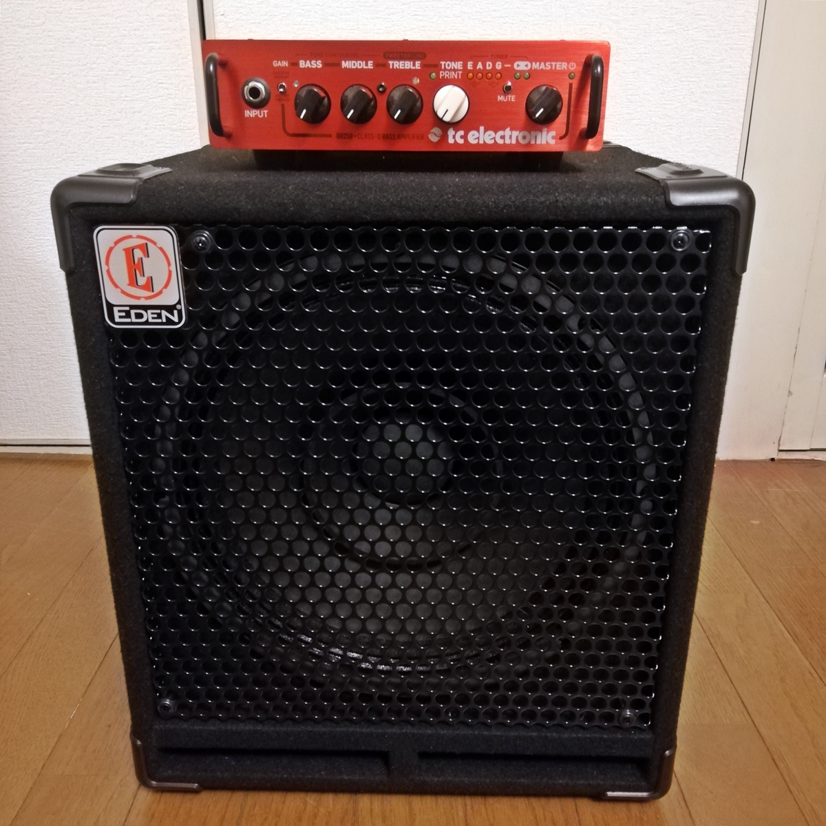 中古品☆EDEN エデン ベースアンプ キャビネット TN410-4 4☆1円