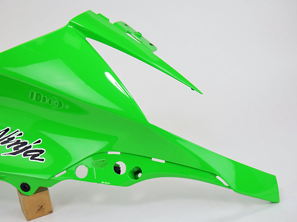 ZX-10R（ZXT00J-K）に適合する｜サイドカウル・サイドカバーの商品一覧
