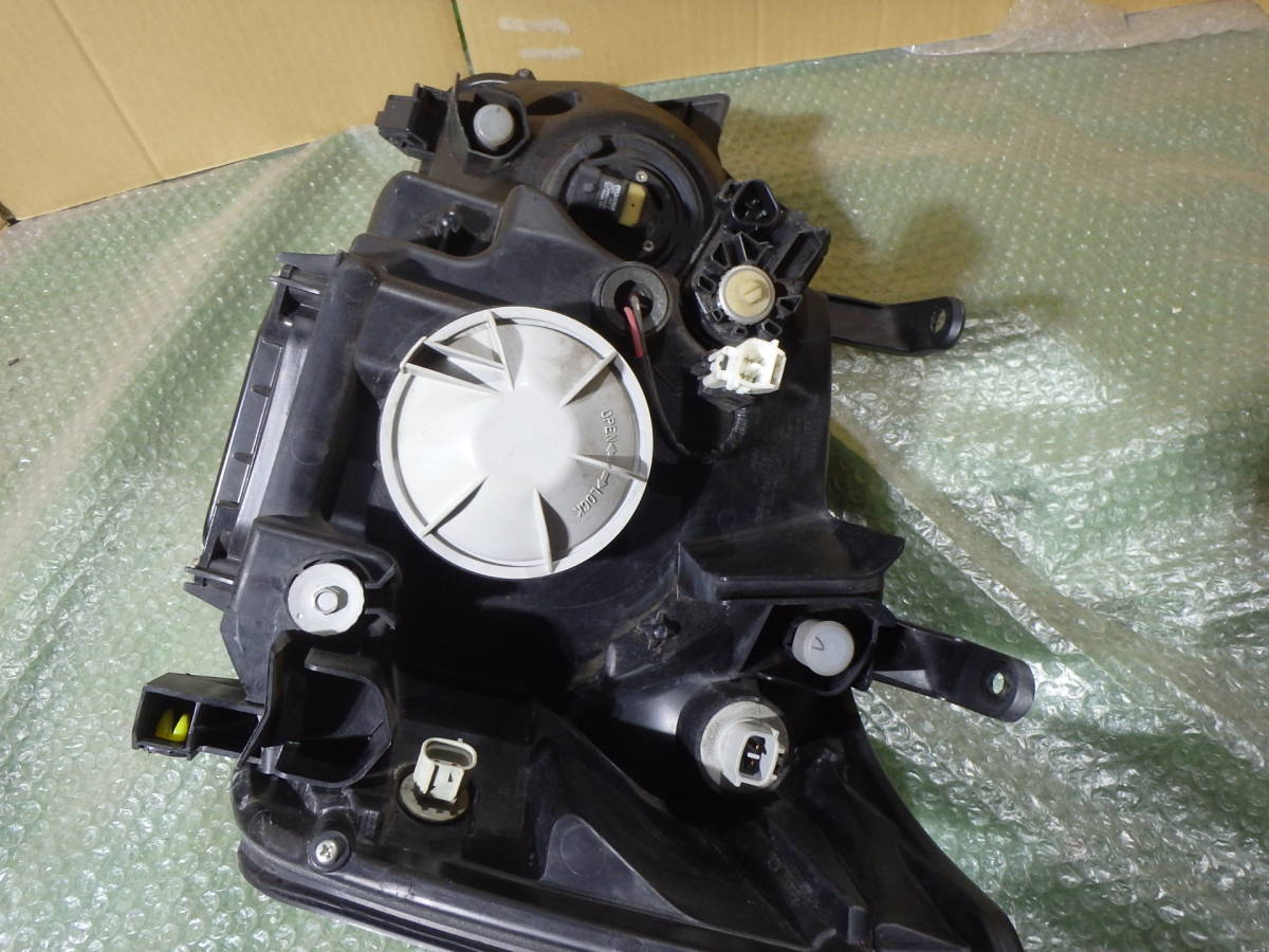 ヘッドライト ノア60 HID ノア NOAH AZR65 AZR60 ヘッドライト HID 28