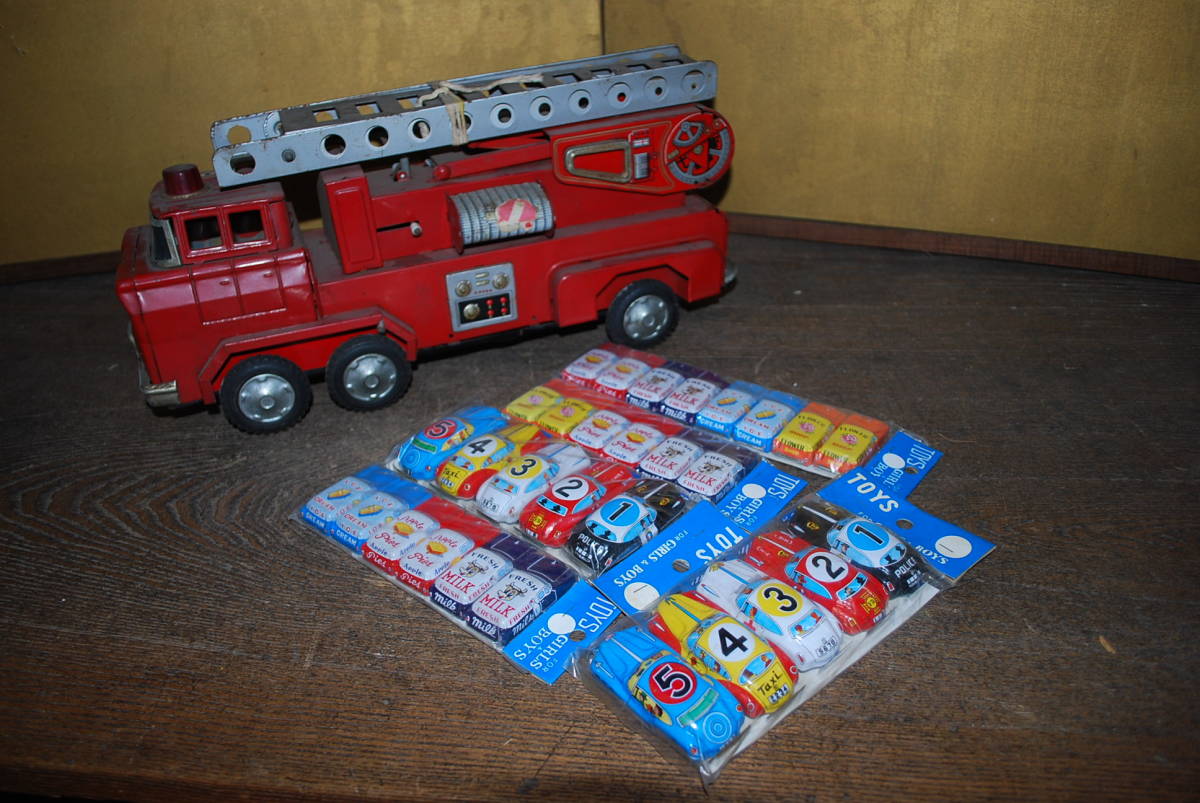 ☆ヨネザワ・米澤玩具 ブリキ製消防車・梯子車 TOYS・ミニカー 日本製