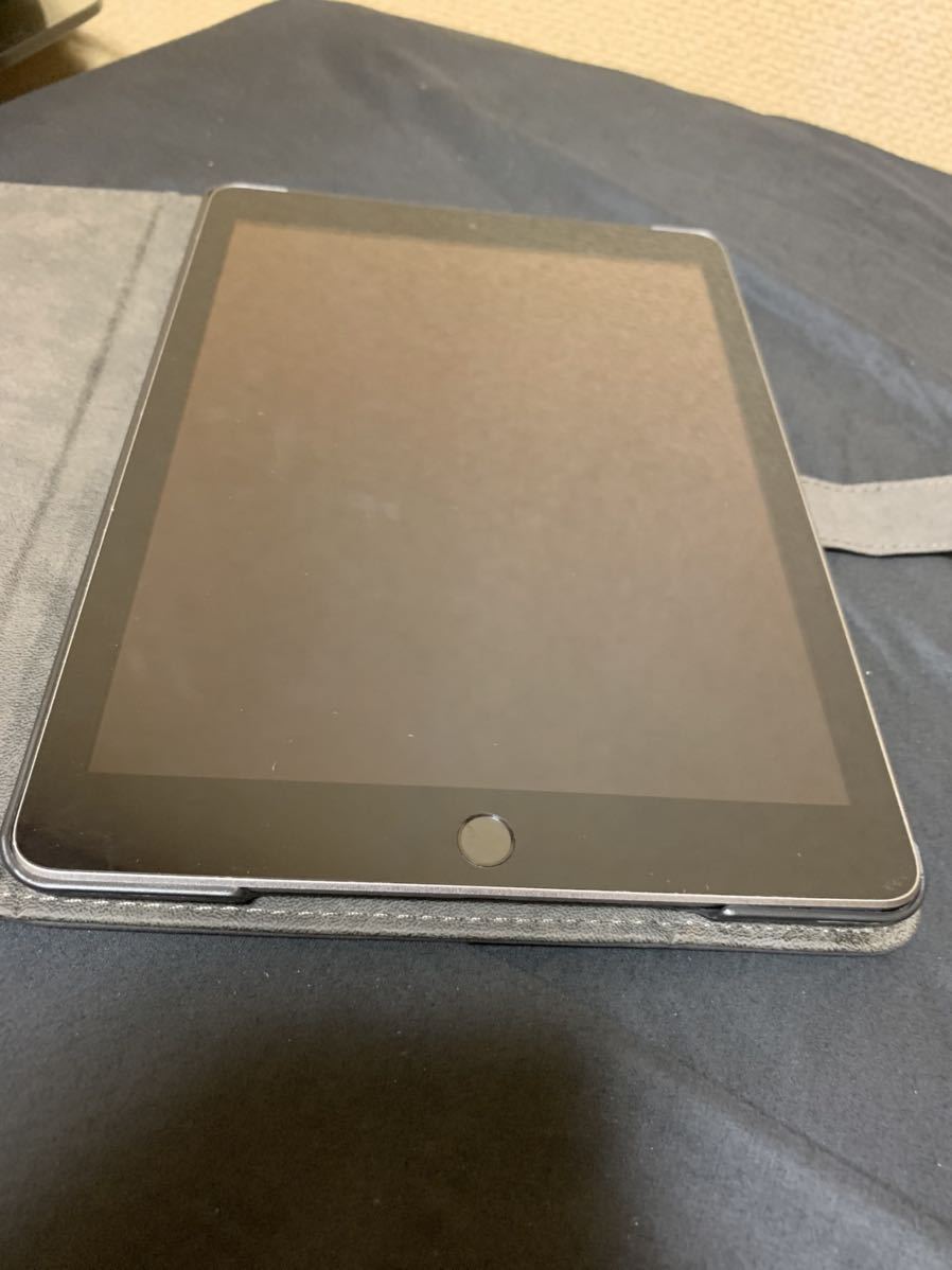 iPad 第6世代　セルラーモデル　スペースグレー iPad 第六世代 セルラーモデル 32GB スペースグレー タブレット Apple