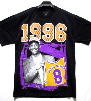  KOBE BRYANT 1996 ブート Tシャツ BLACK MAMBA #8 L ブラック 黒 LOS ANGELES LAKERS レイカーズ コービー ブライアント(Tシャツ)｜売買されたオークション情報、yahooの商品情報をアーカイブ公開 - オークフ Tシャツ