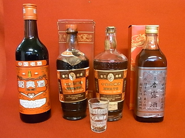 中国老酒 紹興酒/十全大補酒/杏露酒　4本まとめて　未開封 : 中国老酒 紹興酒&frasl;十全大補酒&frasl;杏露酒 どうやって飲む? いまさら聞けない「紹興酒の基本 老酒（清爽）」紹興酒入門に最適！ライト
