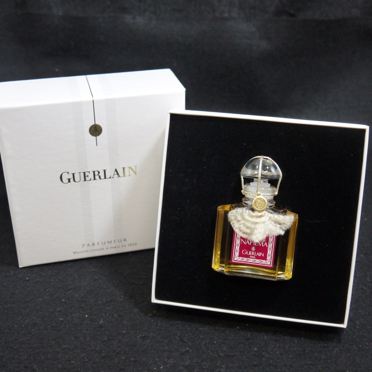 送料無料 未使用品・保管品 GUERLAIN ゲラン 香水 NAHEMA ナエマ 30ml