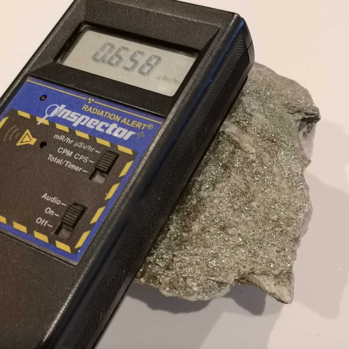 バドガシュタイン鉱石 1360g オーストリア産 ラジウム 自宅温泉
